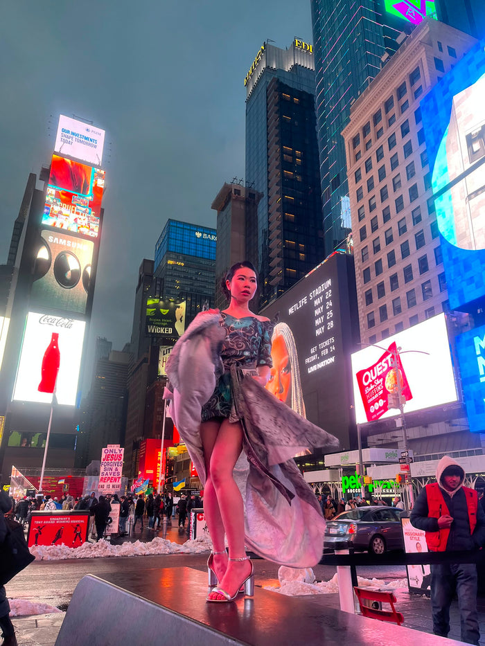 Modern Fashion with Free Worldwide Shipping